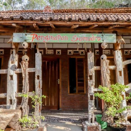 Penginapan Joko Samudro Baron Exterior foto