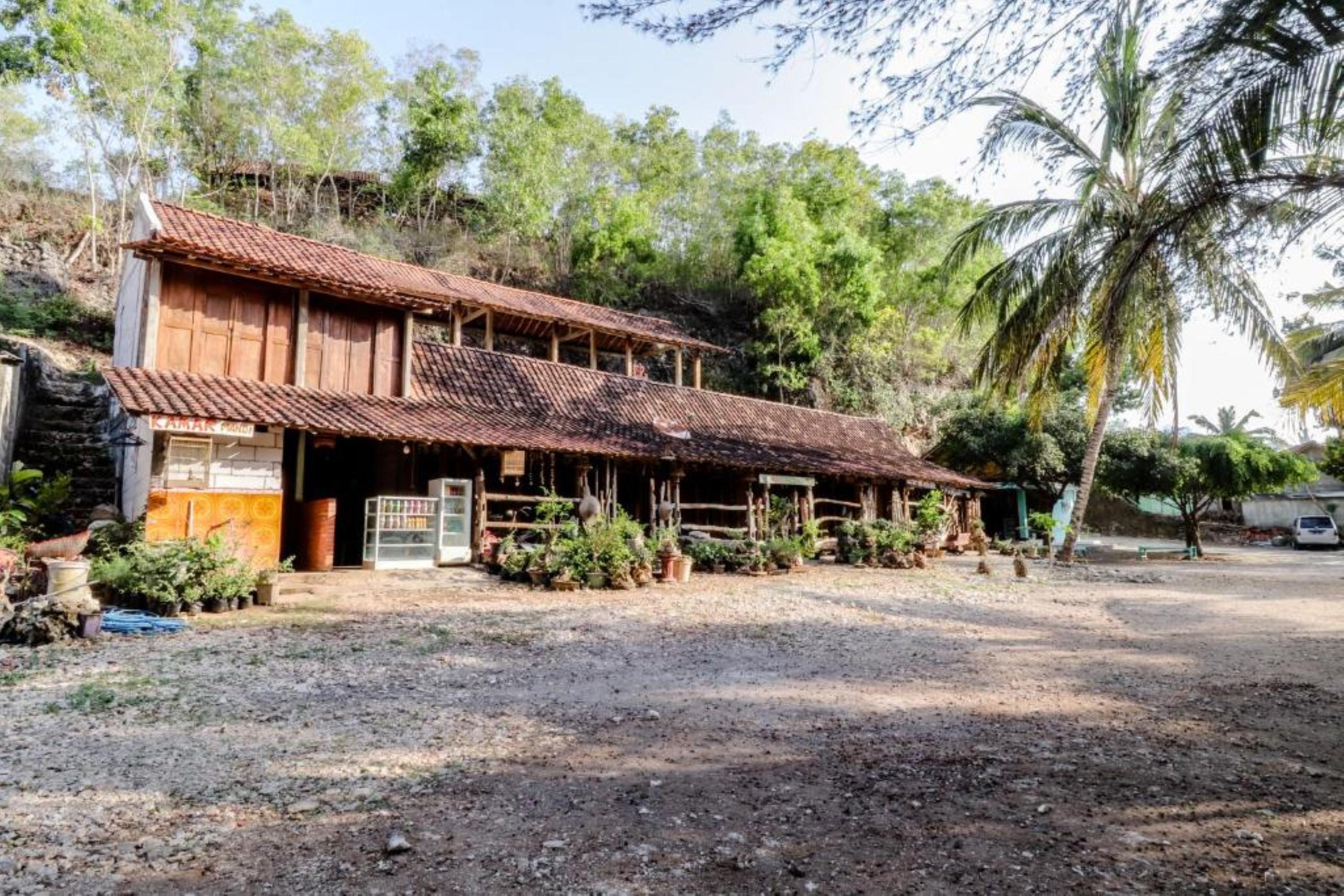 Penginapan Joko Samudro Baron Exterior foto