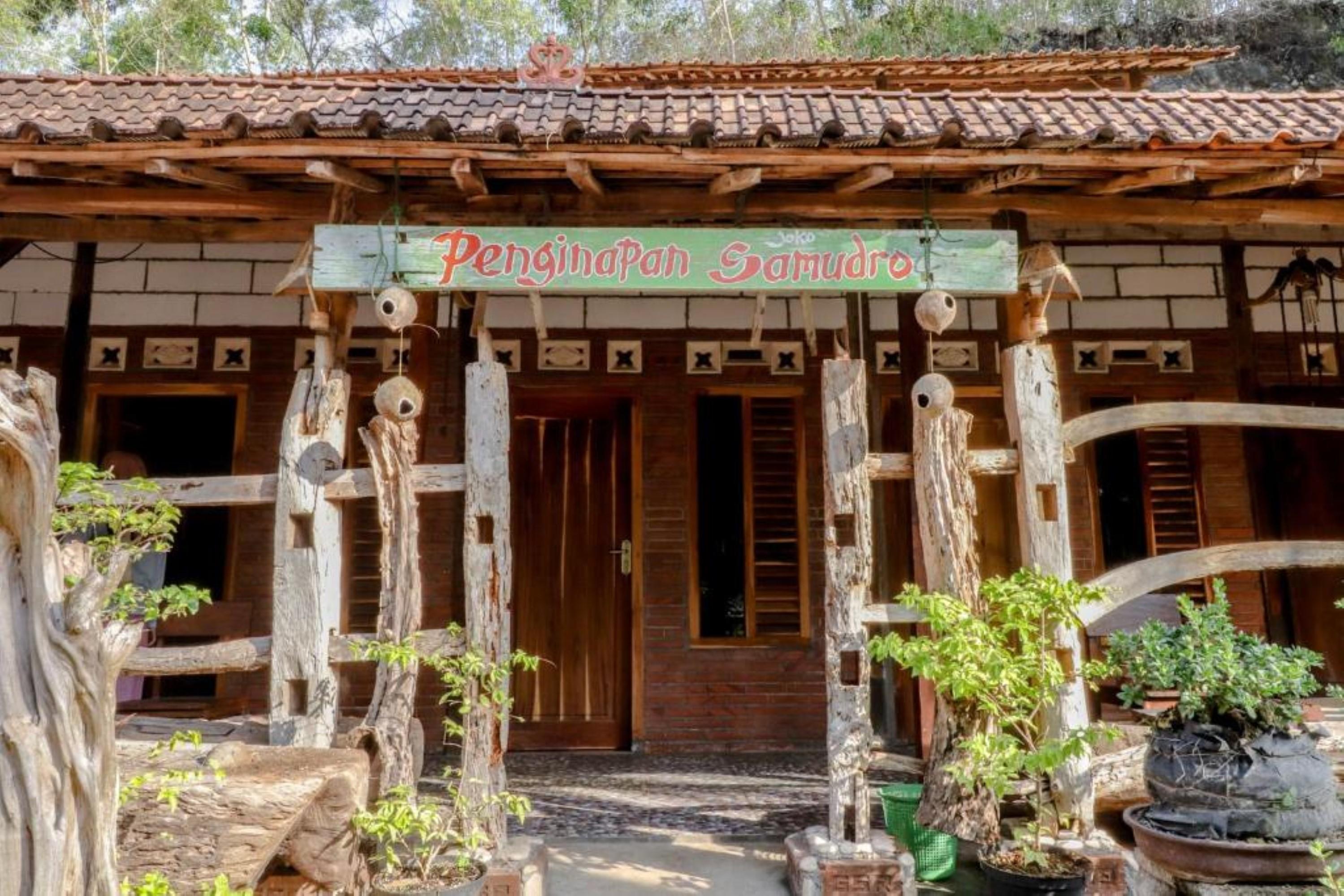 Penginapan Joko Samudro Baron Exterior foto