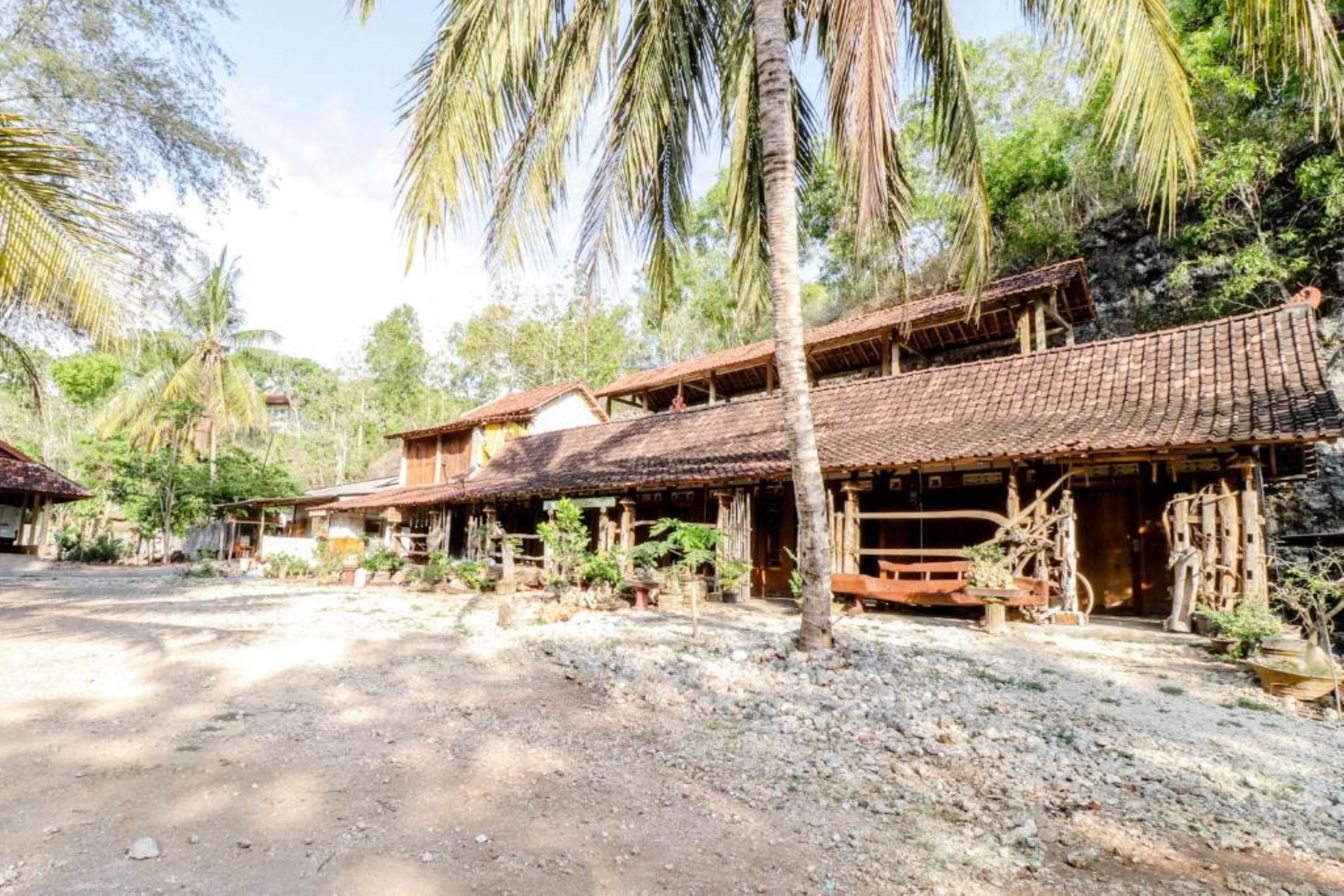 Penginapan Joko Samudro Baron Exterior foto